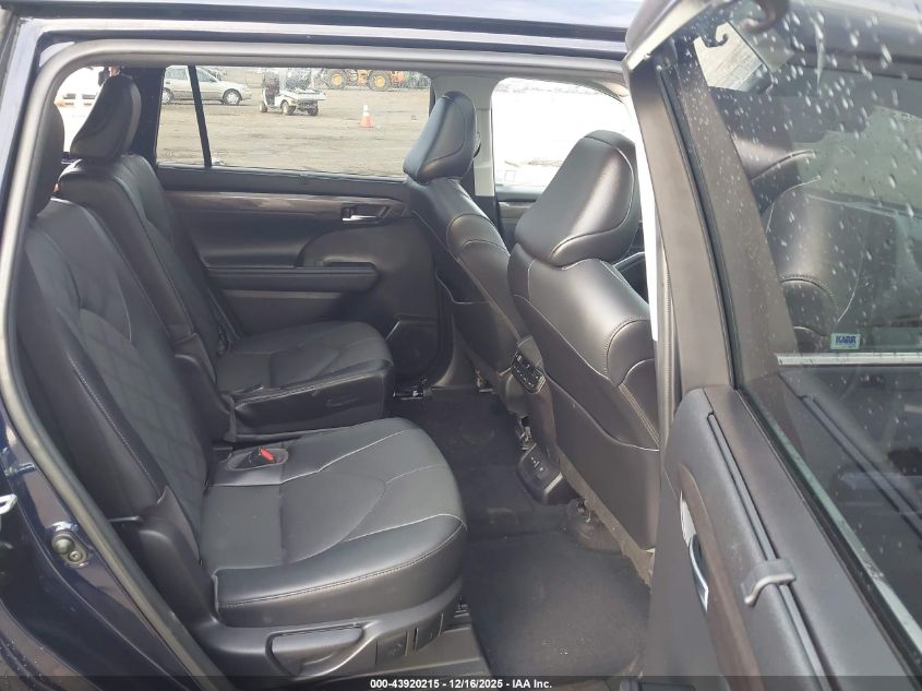 2022 Toyota Highlander Platinum VIN: 5TDFZRBH8NS228727 Lot: 43920215