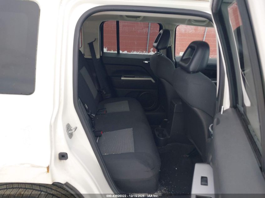 2008 Jeep Patriot Sport VIN: 1J8FT28W38D775623 Lot: 43920322