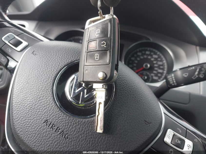 2017 Volkswagen Golf Tsi S 4-Door/Tsi Wolfsburg Edition 4-Door VIN: 3VW117AU7HM075019 Lot: 43920380