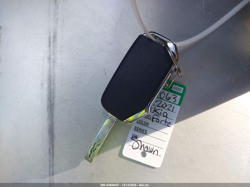 2021 Kia Forte Lxs VIN: 3KPF24AD7ME403273 Lot: 43920437