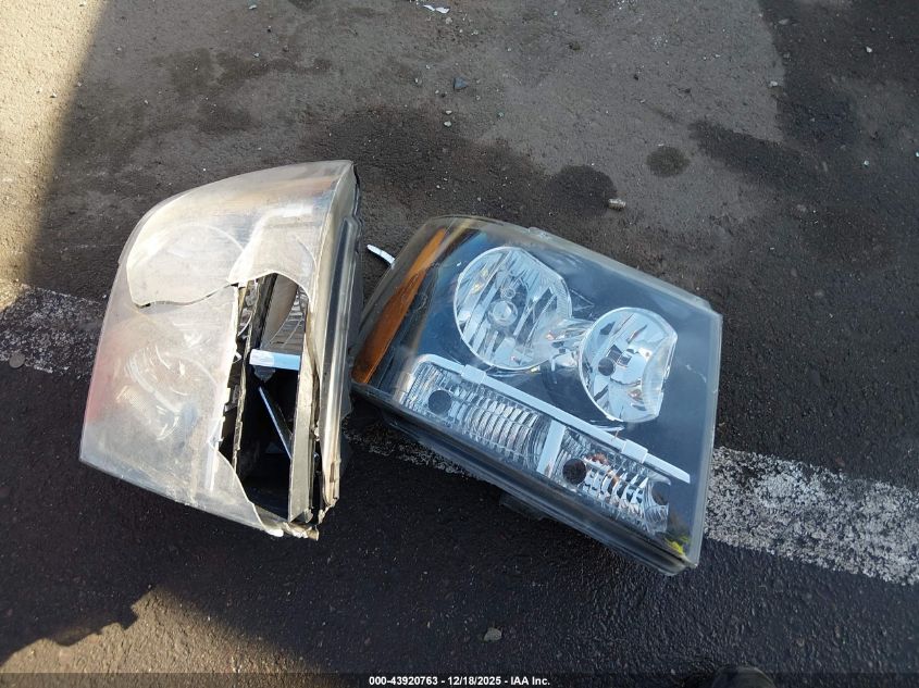 2007 Chevrolet Tahoe Ls VIN: 1GNFC13047R241737 Lot: 43920763