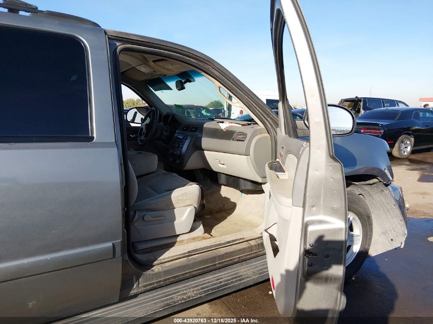 2007 Chevrolet Tahoe Ls VIN: 1GNFC13047R241737 Lot: 43920763