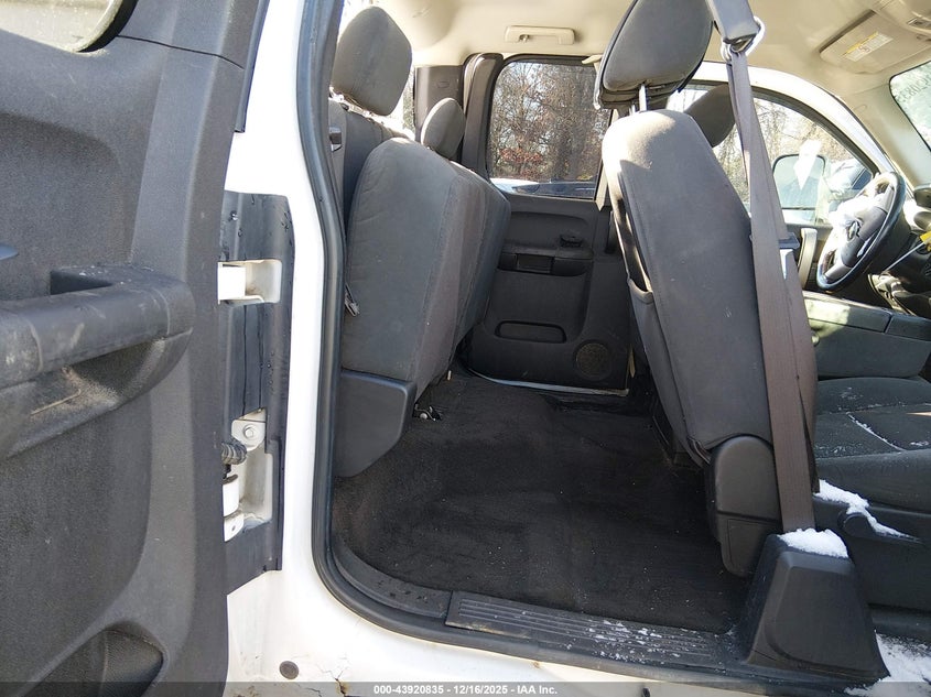 2009 CHEVROLET SILVERADO 2500HD LT · Фото 8