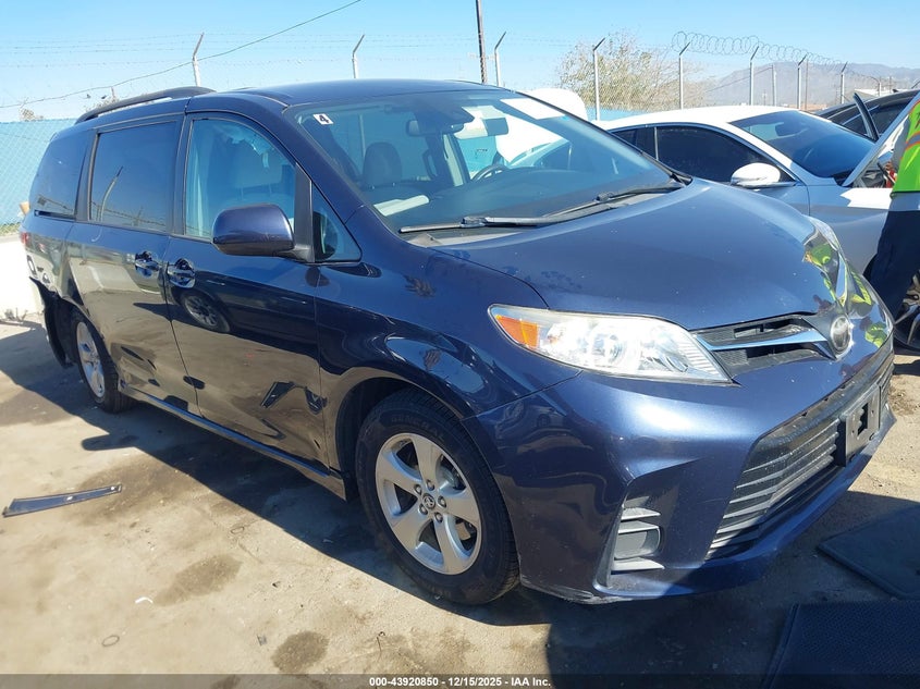 2019 Toyota Sienna Le 8 Passenger