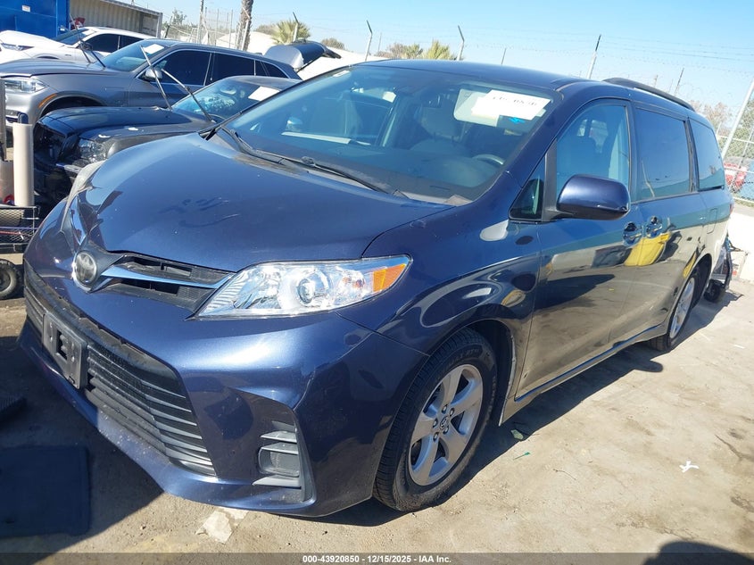 2019 Toyota Sienna Le 8 Passenger