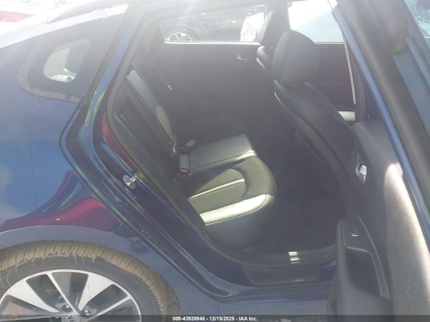 2018 Kia Optima S VIN: 5XXGT4L39JG256611 Lot: 43920948