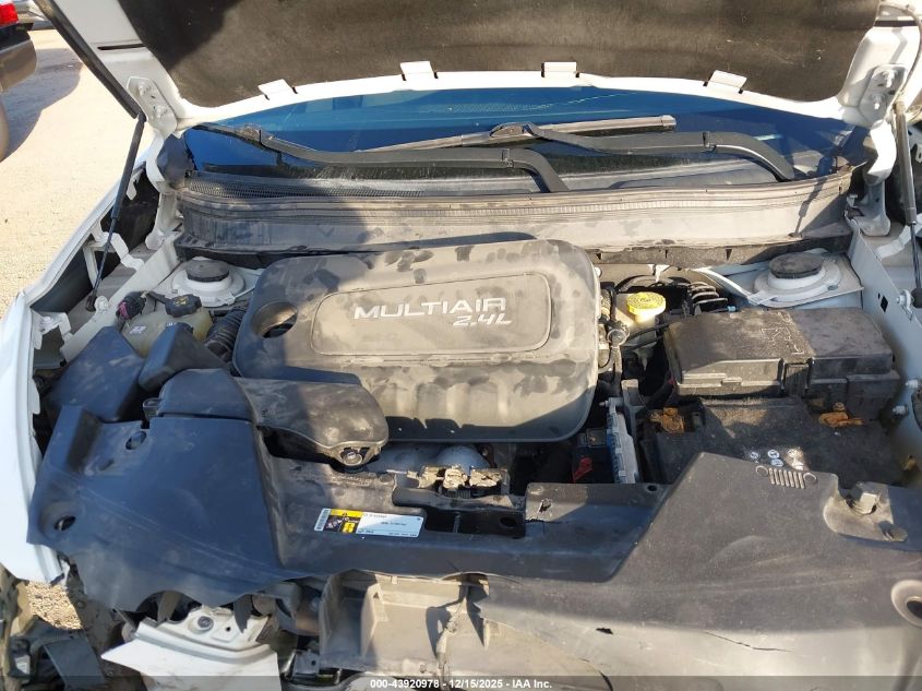 2017 Jeep Cherokee Latitude Fwd VIN: 1C4PJLCB2HW623753 Lot: 43920978