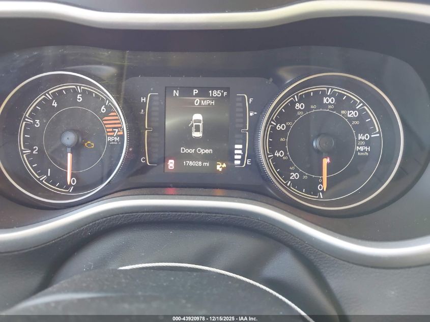 2017 Jeep Cherokee Latitude Fwd VIN: 1C4PJLCB2HW623753 Lot: 43920978