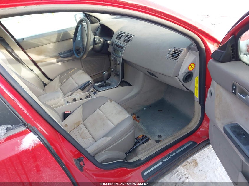 YV1MS382X52047996 2005 VOLVO S40 photo no. 5