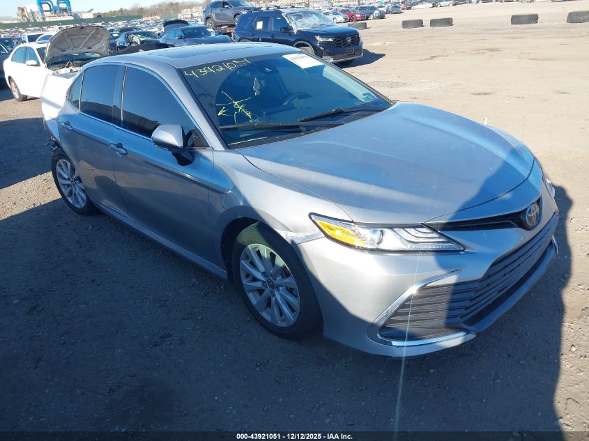 TOYOTA CAMRY HYBRID XLE HYBRID