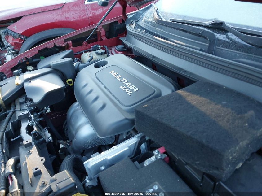 2014 Jeep Cherokee Latitude VIN: 1C4PJLCB5EW323796 Lot: 43921065