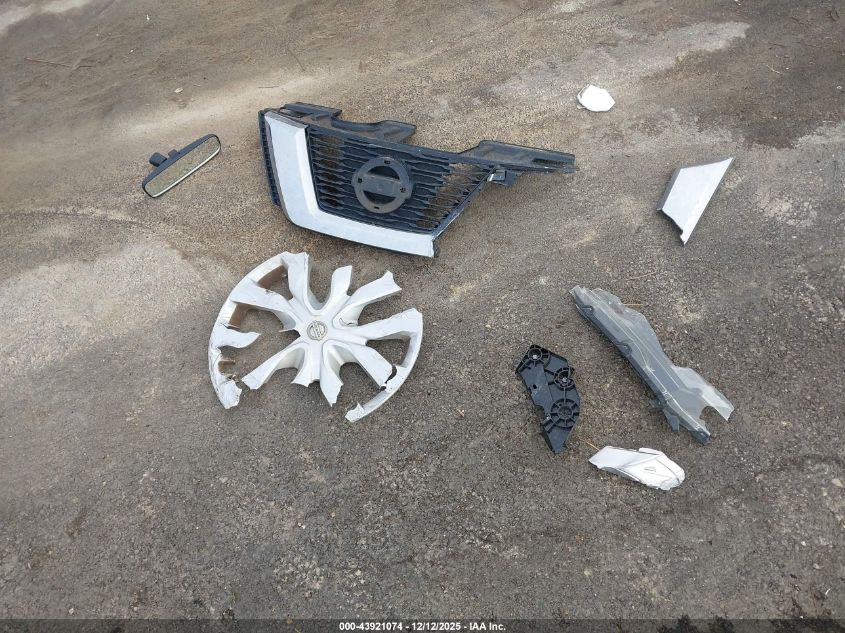 2017 Nissan Rogue S VIN: JN8AT2MT3HW384364 Lot: 43921074