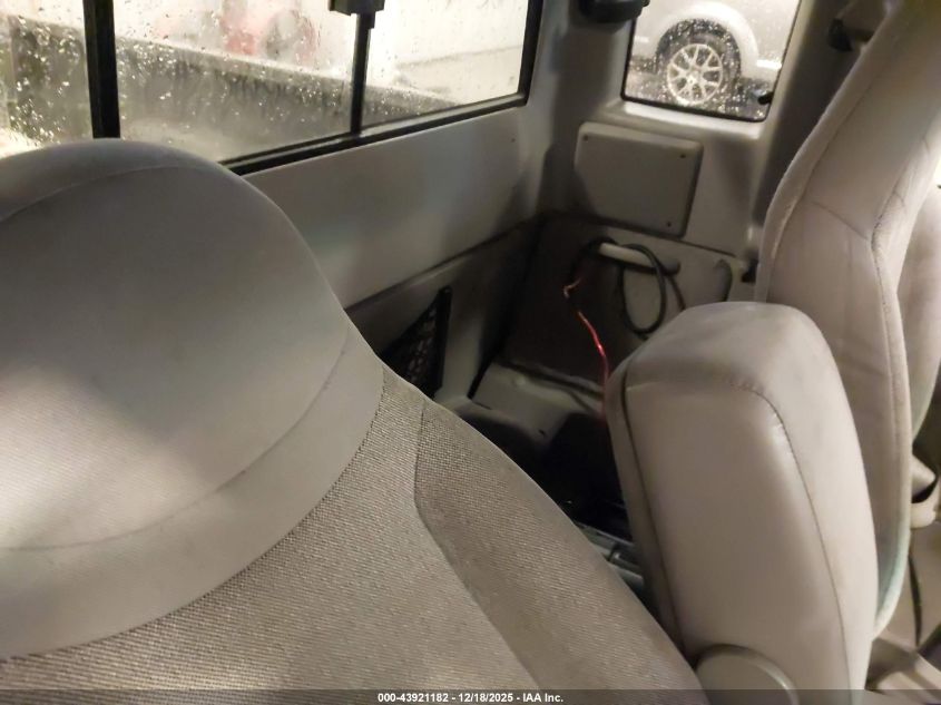 2000 Ford Ranger Xl/Xlt VIN: 1FTYR14V4YTA60023 Lot: 43921182