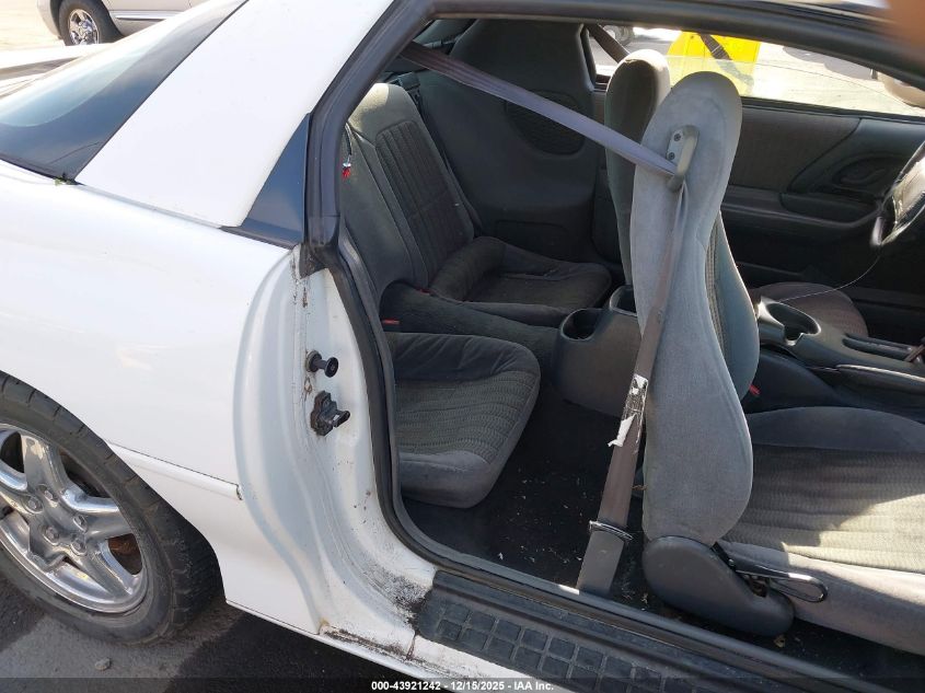 1998 Chevrolet Camaro VIN: 2G1FP22K8W2135307 Lot: 43921242