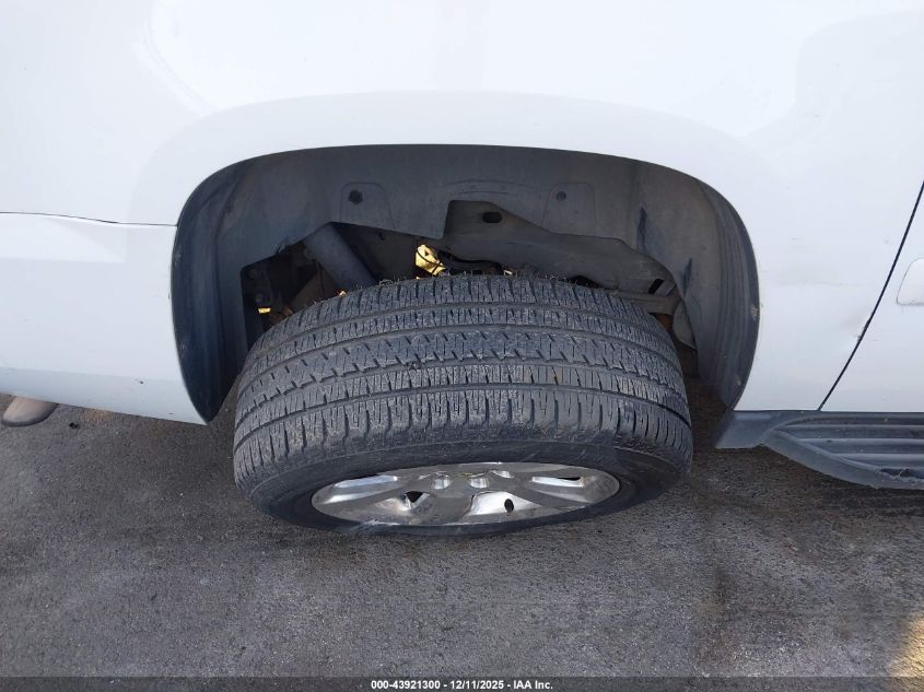 2008 Chevrolet Suburban 1500 Lt VIN: 3GNFC16018G158215 Lot: 43921300