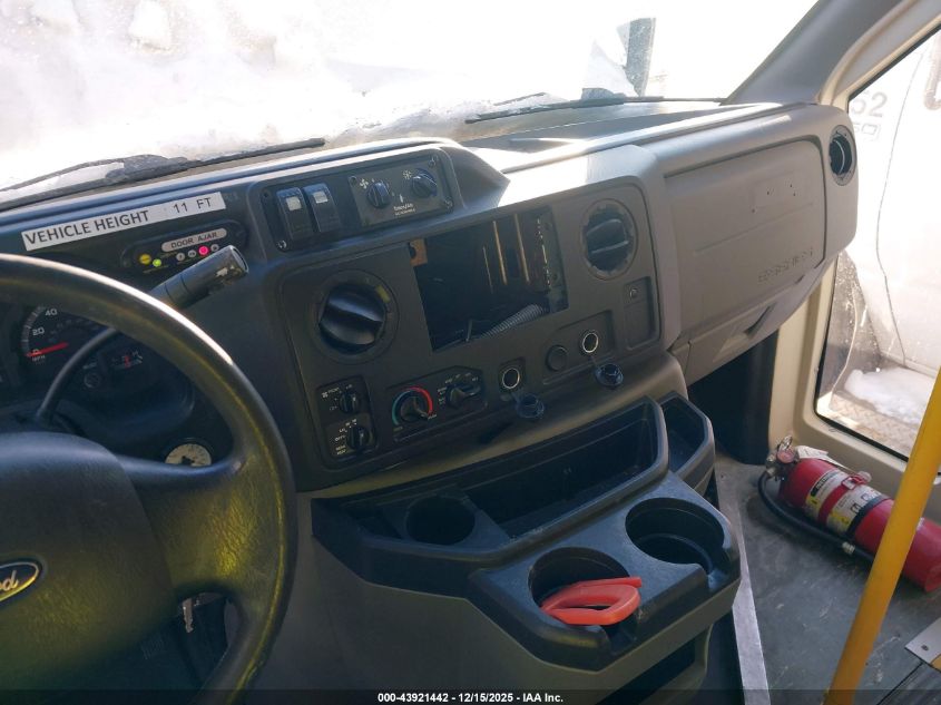 2018 Ford E-450 Cutaway VIN: 1FDFE4FS1JDC18613 Lot: 43921442