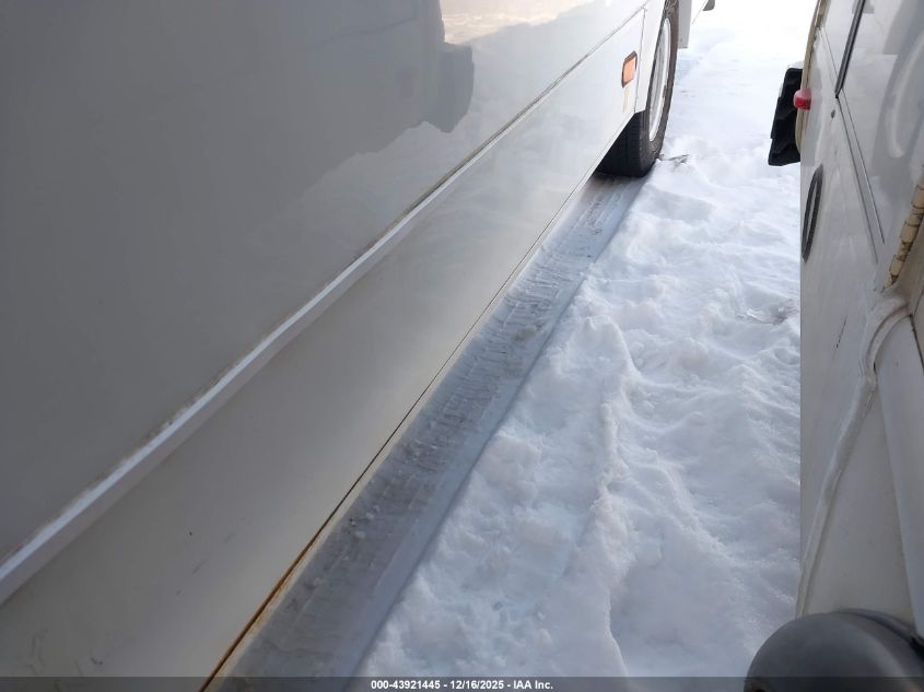 2017 Ford E-450 Cutaway VIN: 1FDFE4FSXHDC67058 Lot: 43921445