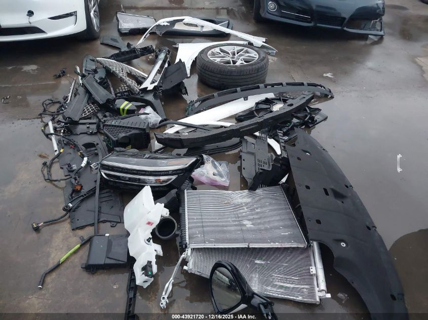 2025 Genesis Gv70 2.5T Awd VIN: 5NMMADTB5SH026261 Lot: 43921720