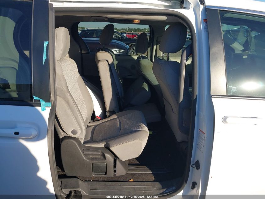 2022 Toyota Sienna Le VIN: 5TDKRKEC8NS112840 Lot: 43921813