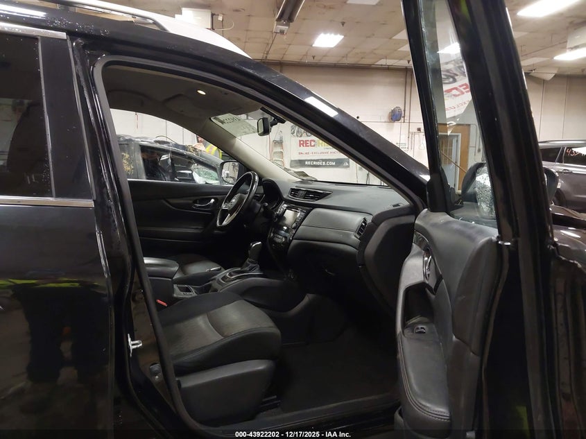 2017 Nissan Rogue Sv