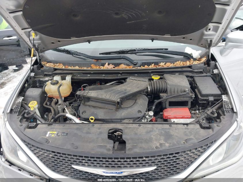 2018 Chrysler Pacifica Touring L VIN: 2C4RC1BG8JR317983 Lot: 43922285