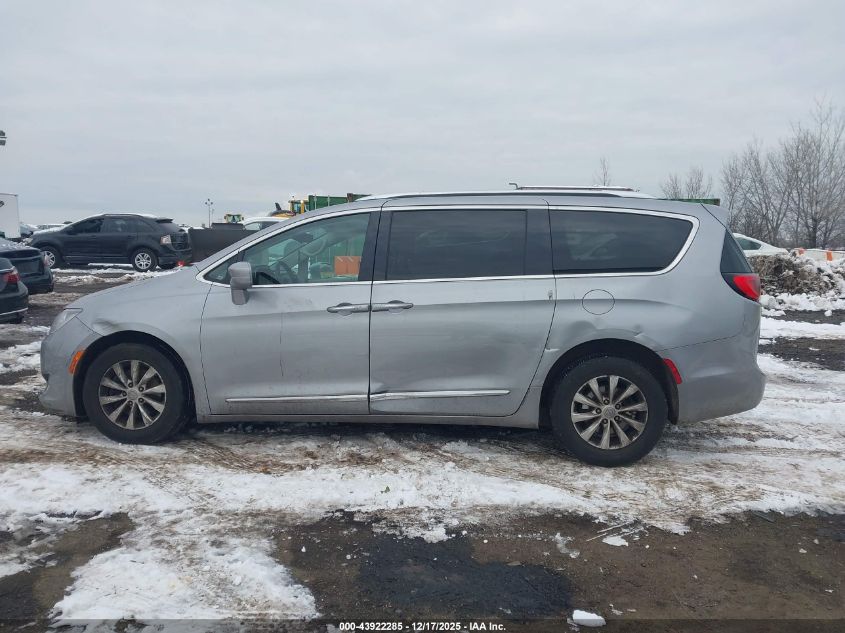 2018 Chrysler Pacifica Touring L VIN: 2C4RC1BG8JR317983 Lot: 43922285