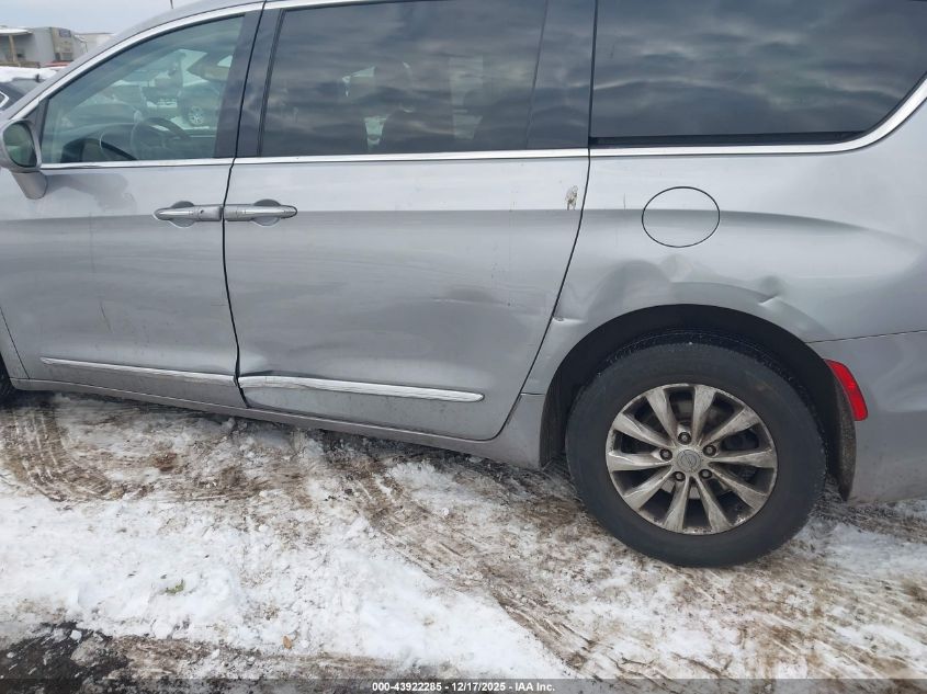 2018 Chrysler Pacifica Touring L VIN: 2C4RC1BG8JR317983 Lot: 43922285