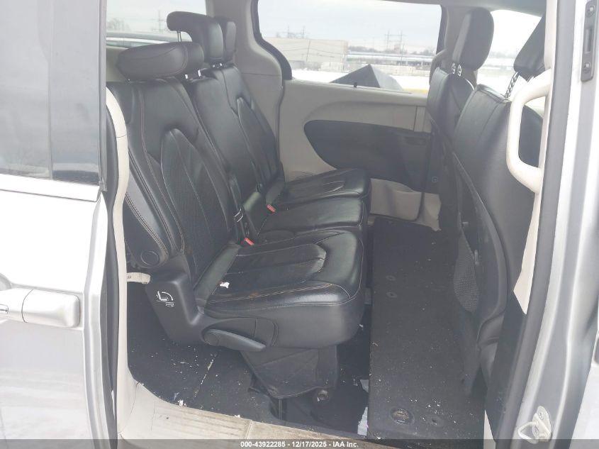 2018 Chrysler Pacifica Touring L VIN: 2C4RC1BG8JR317983 Lot: 43922285