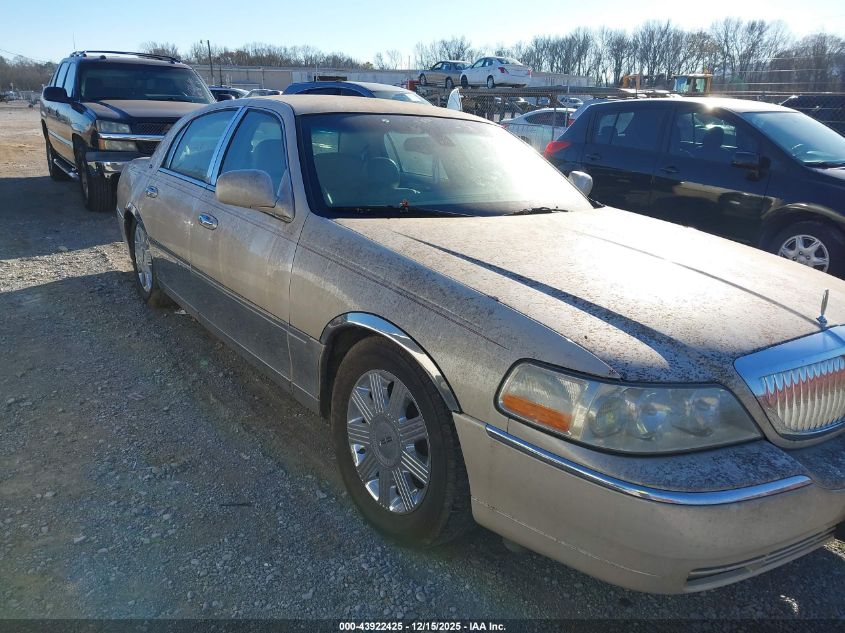 2003 Lincoln Town Car