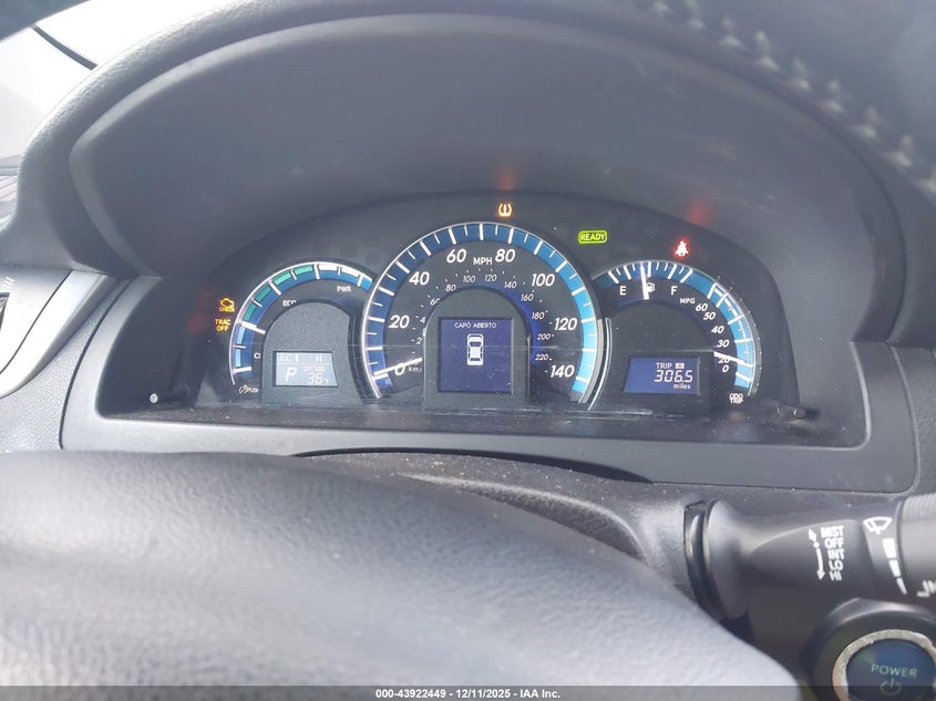 2013 TOYOTA CAMRY HYBRID auction photo 7