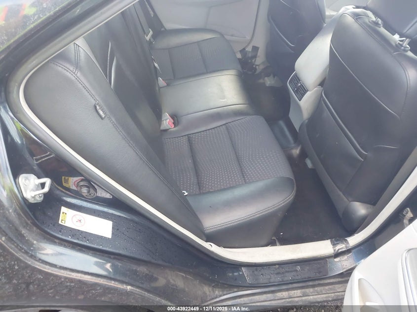 2013 TOYOTA CAMRY HYBRID auction photo 8