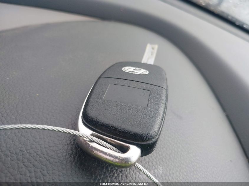 2017 Hyundai Santa Fe Sport 2.4L VIN: 5XYZTDLB0HG440101 Lot: 43922505