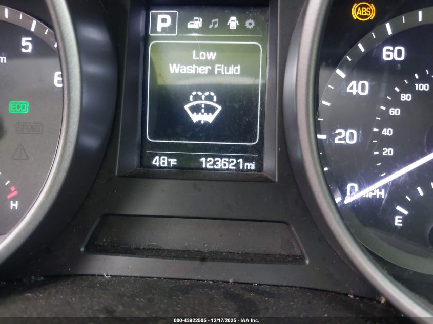 2017 Hyundai Santa Fe Sport 2.4L VIN: 5XYZTDLB0HG440101 Lot: 43922505