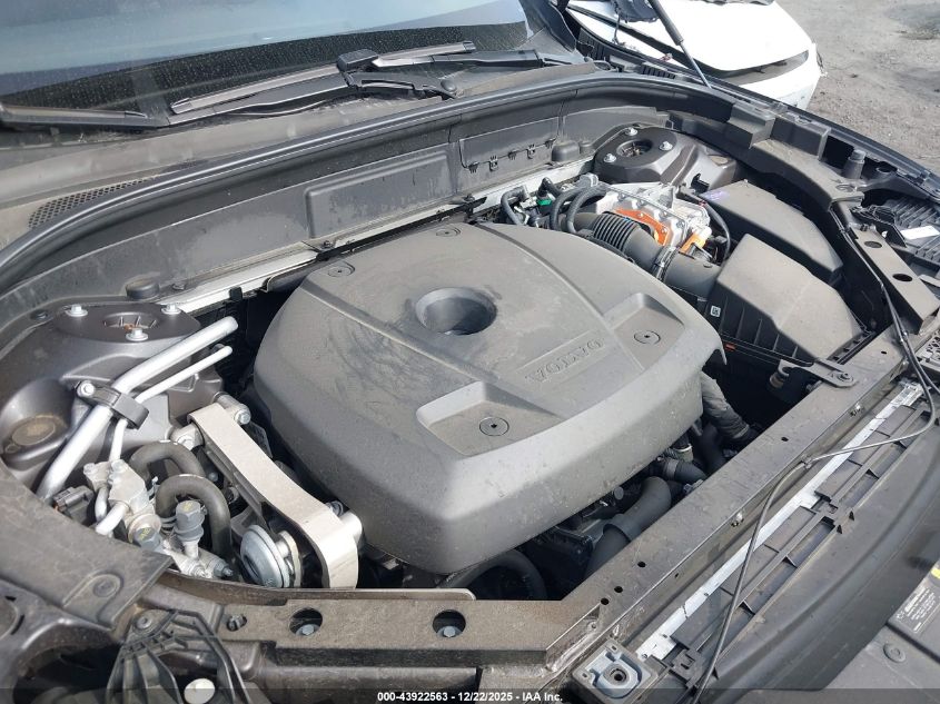 2023 Volvo Xc60 Recharge Plug-In Hybrid T8 Core Bright Theme VIN: YV4H60DV1P1226136 Lot: 43922563