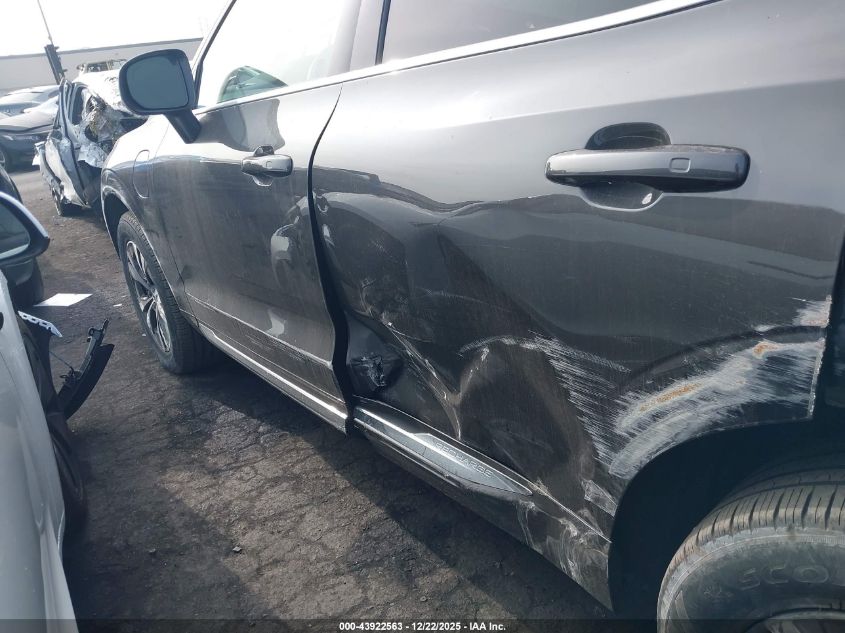 2023 Volvo Xc60 Recharge Plug-In Hybrid T8 Core Bright Theme VIN: YV4H60DV1P1226136 Lot: 43922563