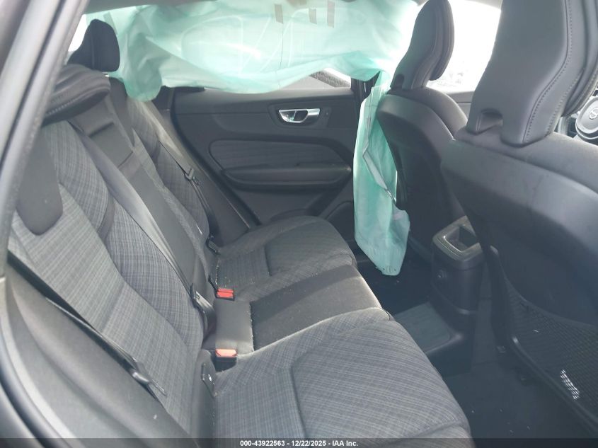 2023 Volvo Xc60 Recharge Plug-In Hybrid T8 Core Bright Theme VIN: YV4H60DV1P1226136 Lot: 43922563