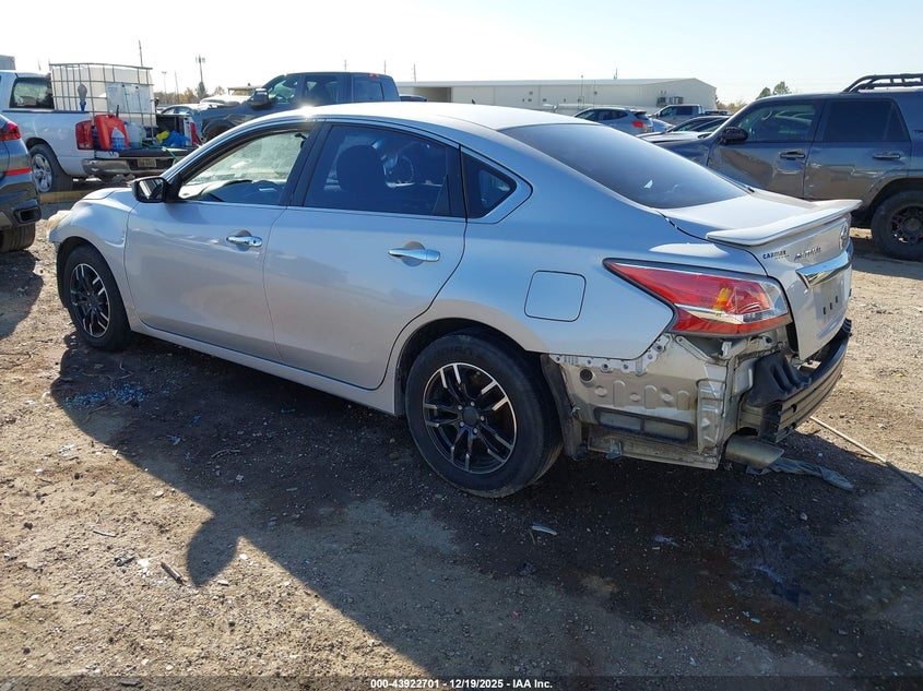 Nissan ALTIMA — thumbnail 3