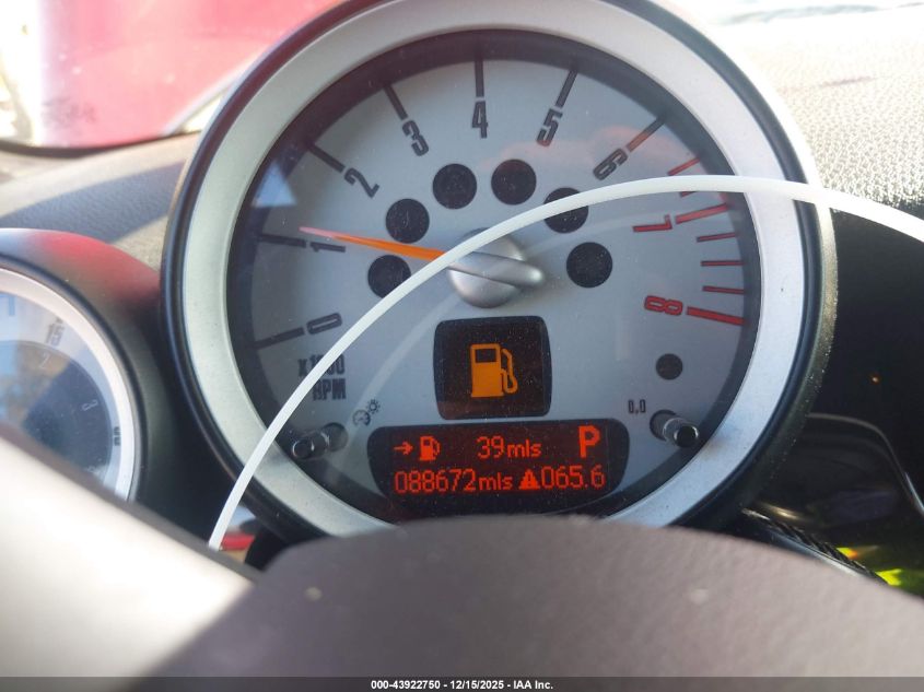 2009 Mini Cooper VIN: WMWMR33509TU96300 Lot: 43922750