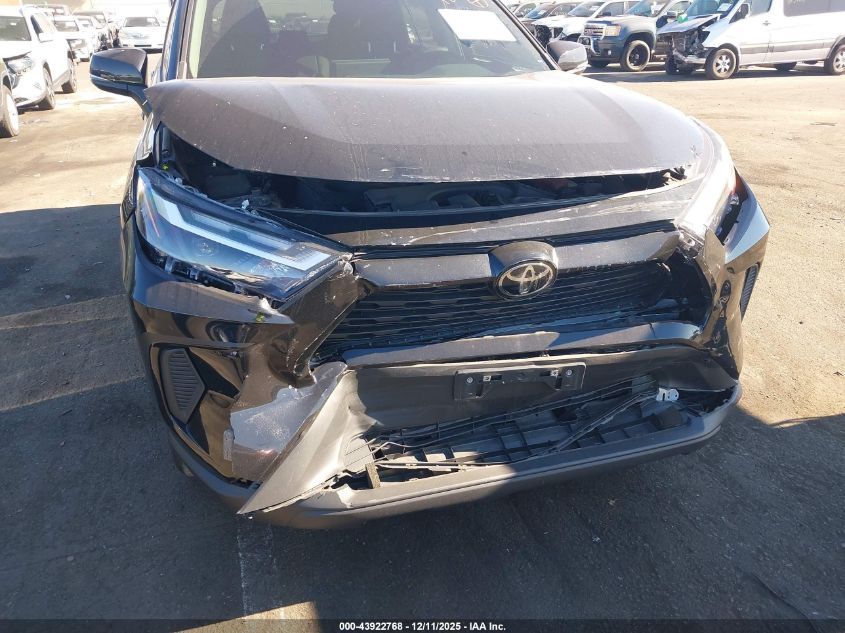 2024 Toyota Rav4 Xle VIN: 2T3W1RFV8RC280260 Lot: 43922768