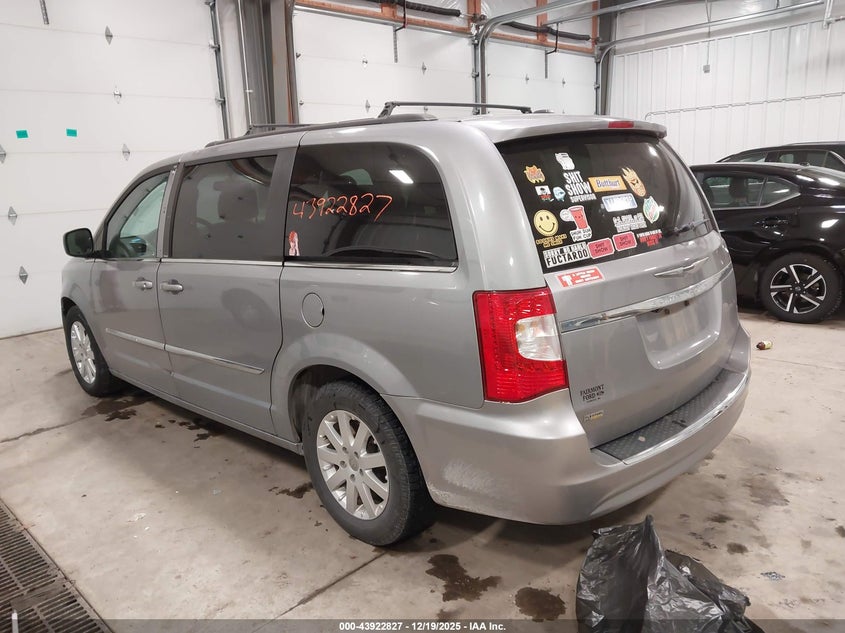 Chrysler TOWN & COUNTRY — thumbnail 3