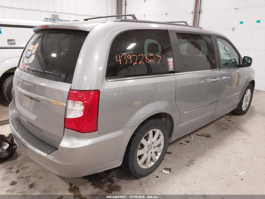 Chrysler TOWN & COUNTRY — thumbnail 4
