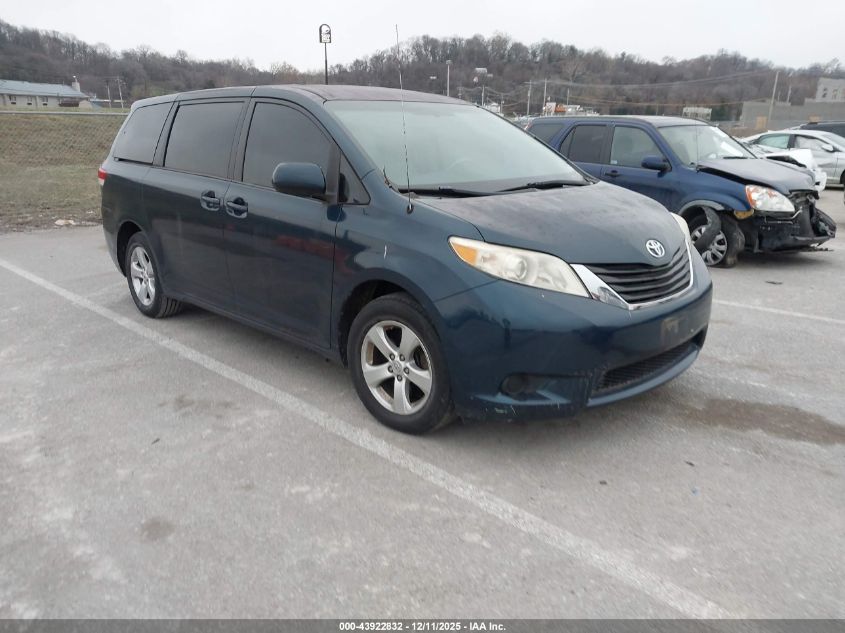 TOYOTA SIENNA LE