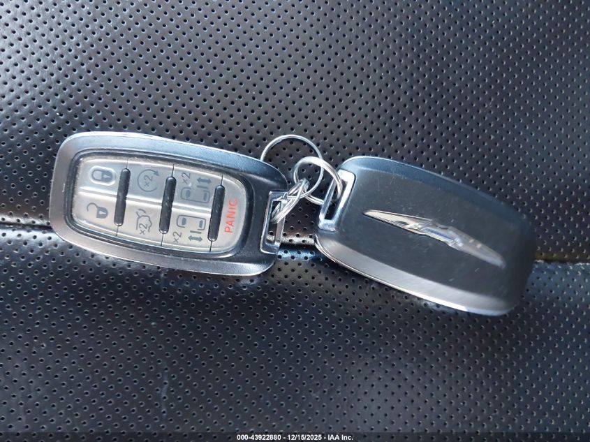 2018 Chrysler Pacifica Limited VIN: 2C4RC1GGXJR174883 Lot: 43922880