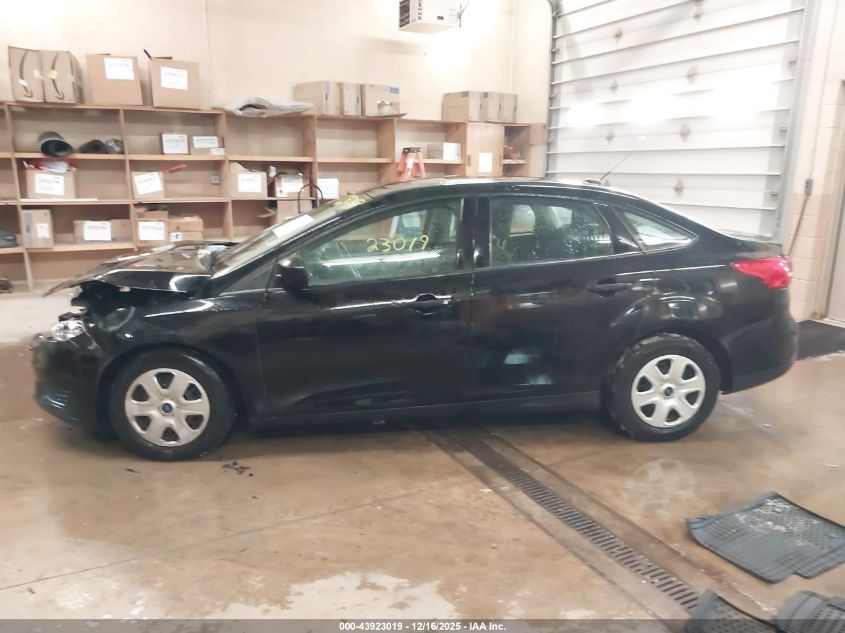 2018 Ford Focus S VIN: 1FADP3E22JL285508 Lot: 43923019