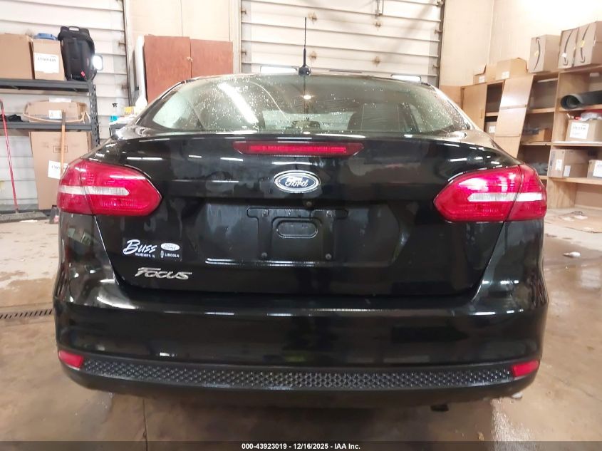 2018 Ford Focus S VIN: 1FADP3E22JL285508 Lot: 43923019