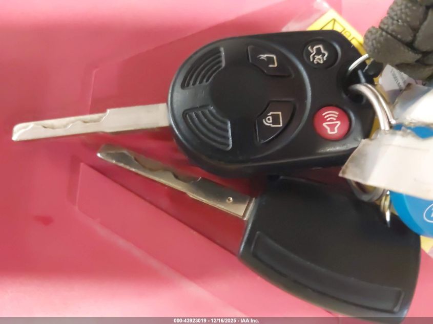 2018 Ford Focus S VIN: 1FADP3E22JL285508 Lot: 43923019