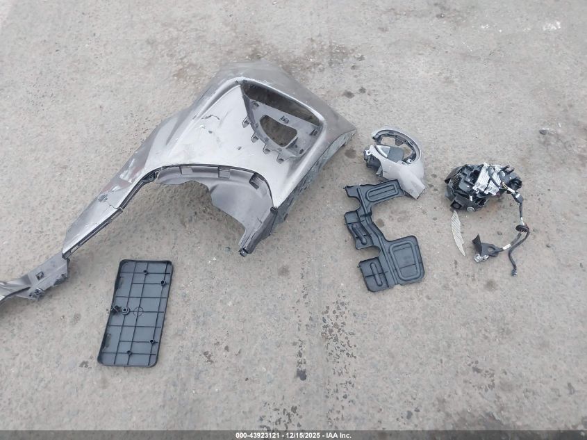 2017 Toyota Corolla Se VIN: 5YFBURHE3HP696694 Lot: 43923121