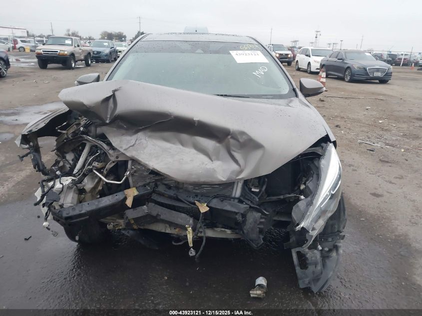 2017 Toyota Corolla Se VIN: 5YFBURHE3HP696694 Lot: 43923121