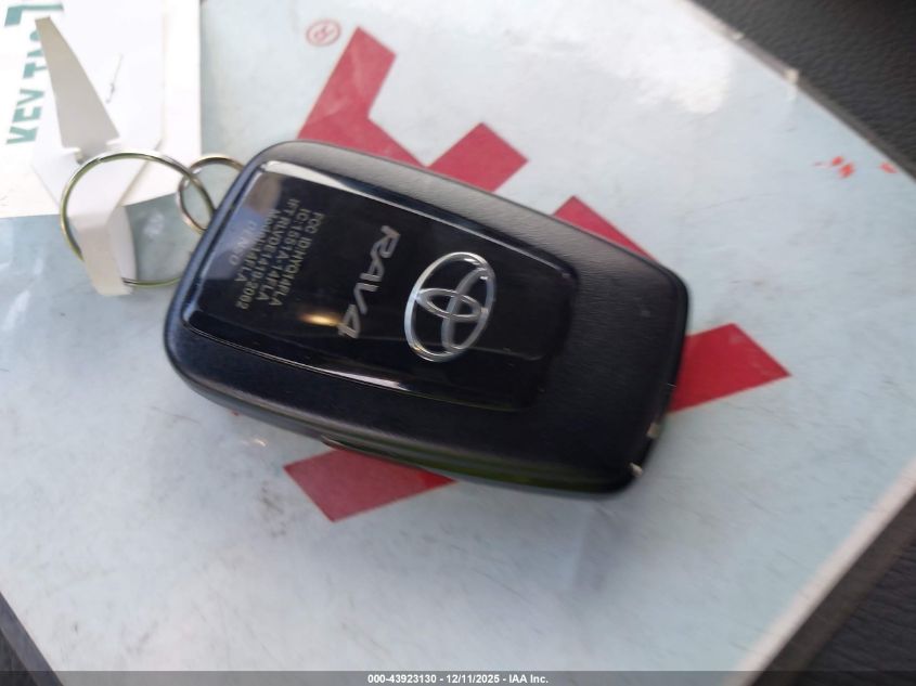 2023 Toyota Rav4 Xle Premium VIN: JTMC1RFV0PD112155 Lot: 43923130