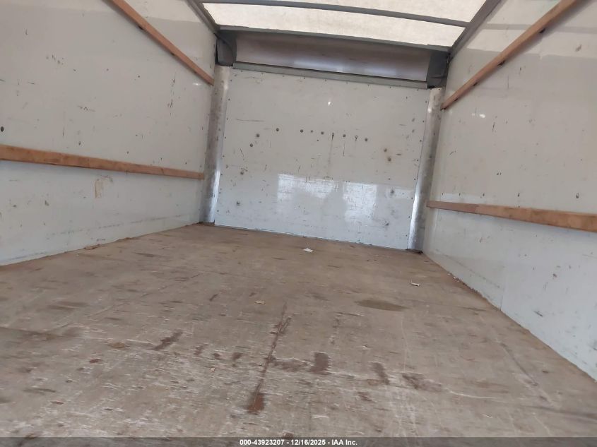 2018 GMC Savana Cutaway Work Van VIN: 7GZ37TCG1JN900593 Lot: 43923207